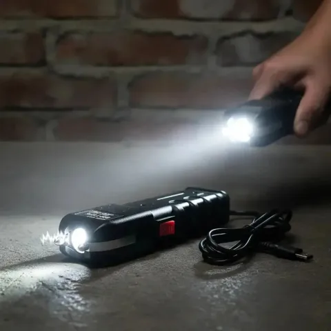 Lanterna Tatica 928 Recarregavel Led 12000lm Branco Preto